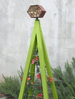 Bee Bungalow + Akoris Garden Tuteur Jr. -Eco Garden Shop 8600532 05v bee bungalow akoris garden tuteur leaf green