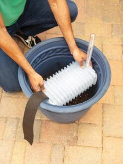 Adjustable Self-Watering Insert For Pots And Planters -Eco Garden Shop 8610250 0006 tif