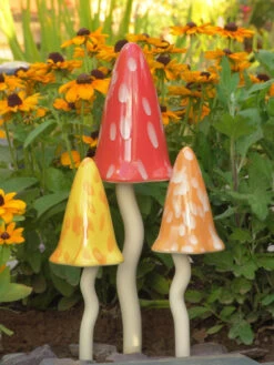Potting Shed Tinkling Toadstool Sculptures, Set Of 3 -Eco Garden Shop 8611730 sum 03v